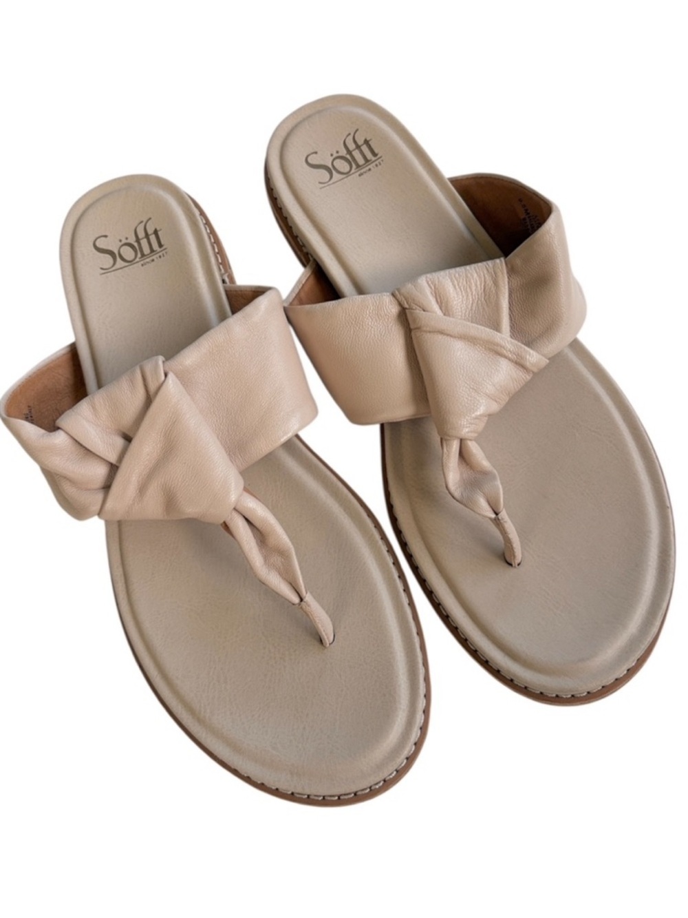 Like New Sofft Leather Essie Sandals Cream Size 9.5